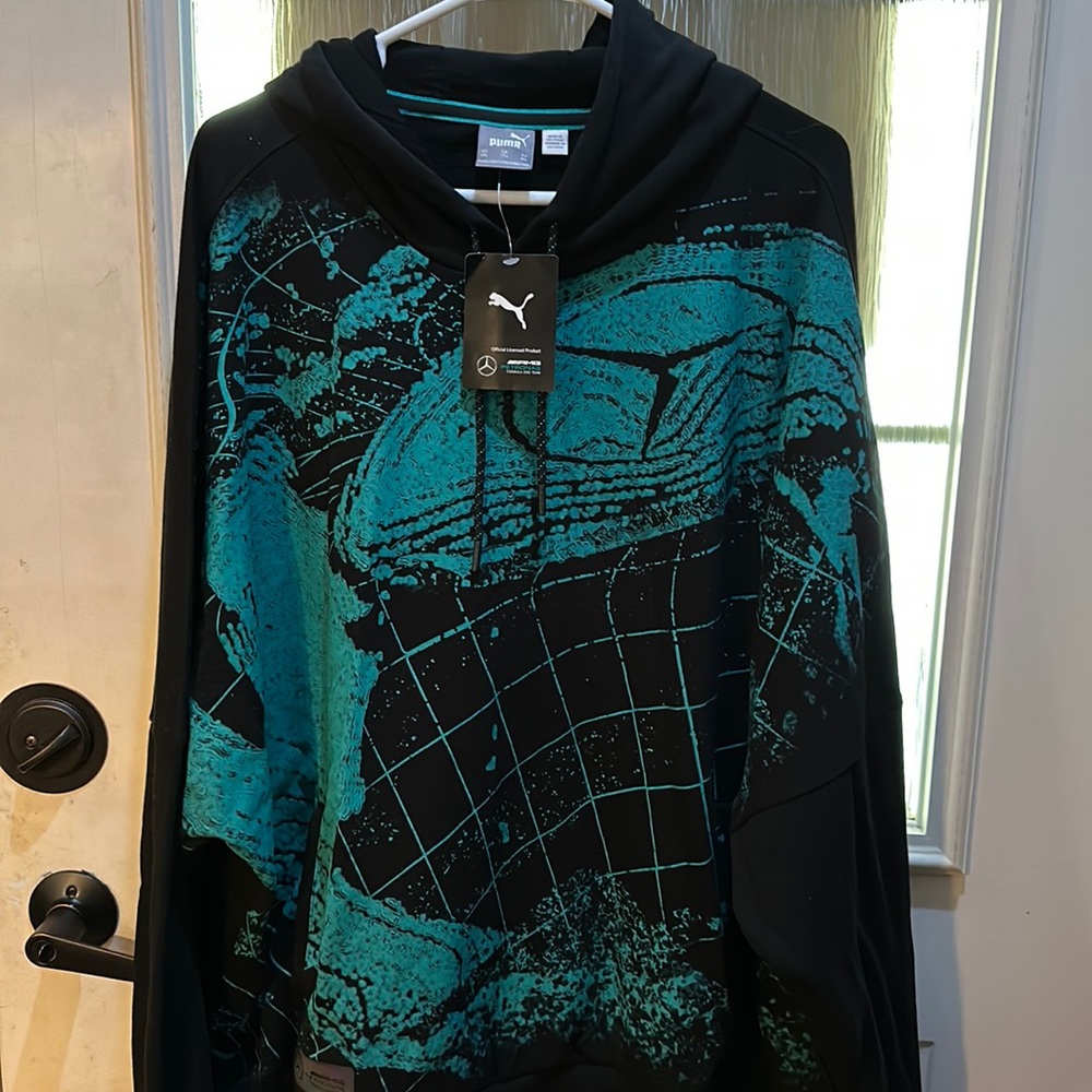 Puma Mercedes AMG Petronas Formula One Team hooded sweatshirt NEW